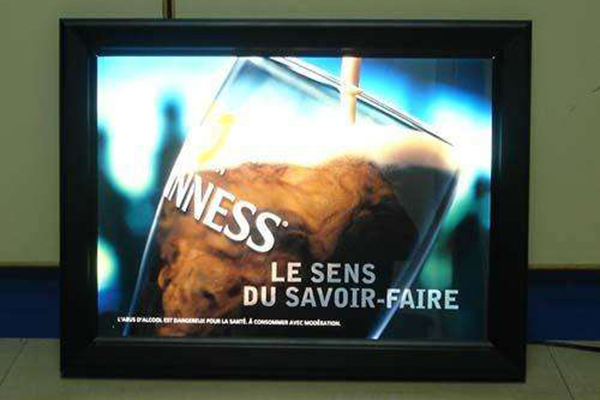 廣告燈箱 廣告燈箱