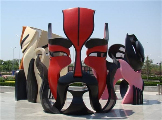 玻璃鋼雕塑的裝飾性和藝術(shù)性