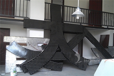 LED顯露發光字?的優點 LED顯露發光字?的優點